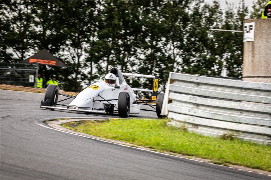 Føringen skiftede hænder i actionfyldt Formel 4-weekend
(Foto: Grippo)